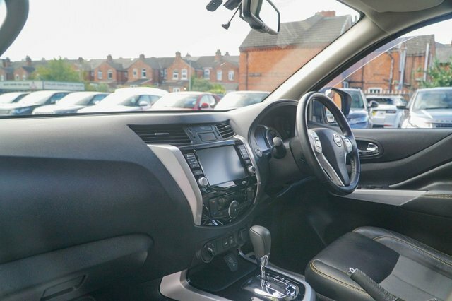 Nissan Navara   #23
