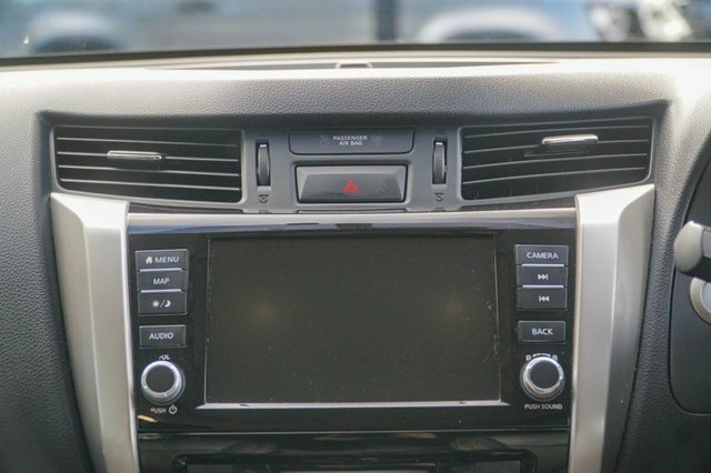 Nissan Navara   #40