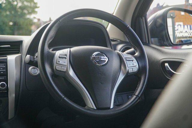 Nissan Navara   #35