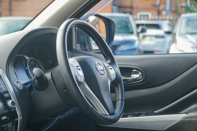 Nissan Navara   #24