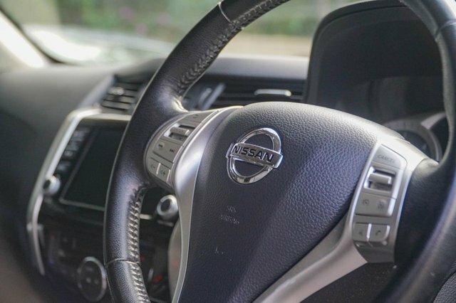 Nissan Navara   #55