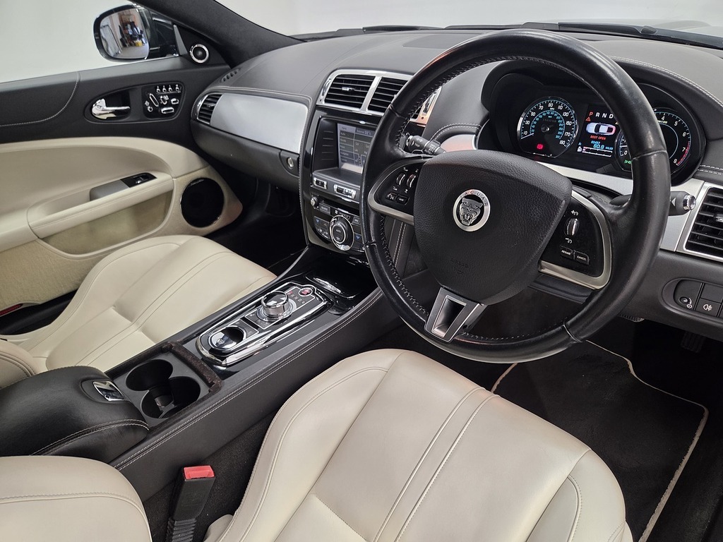 Jaguar XK V8 Portfolio Silver #20