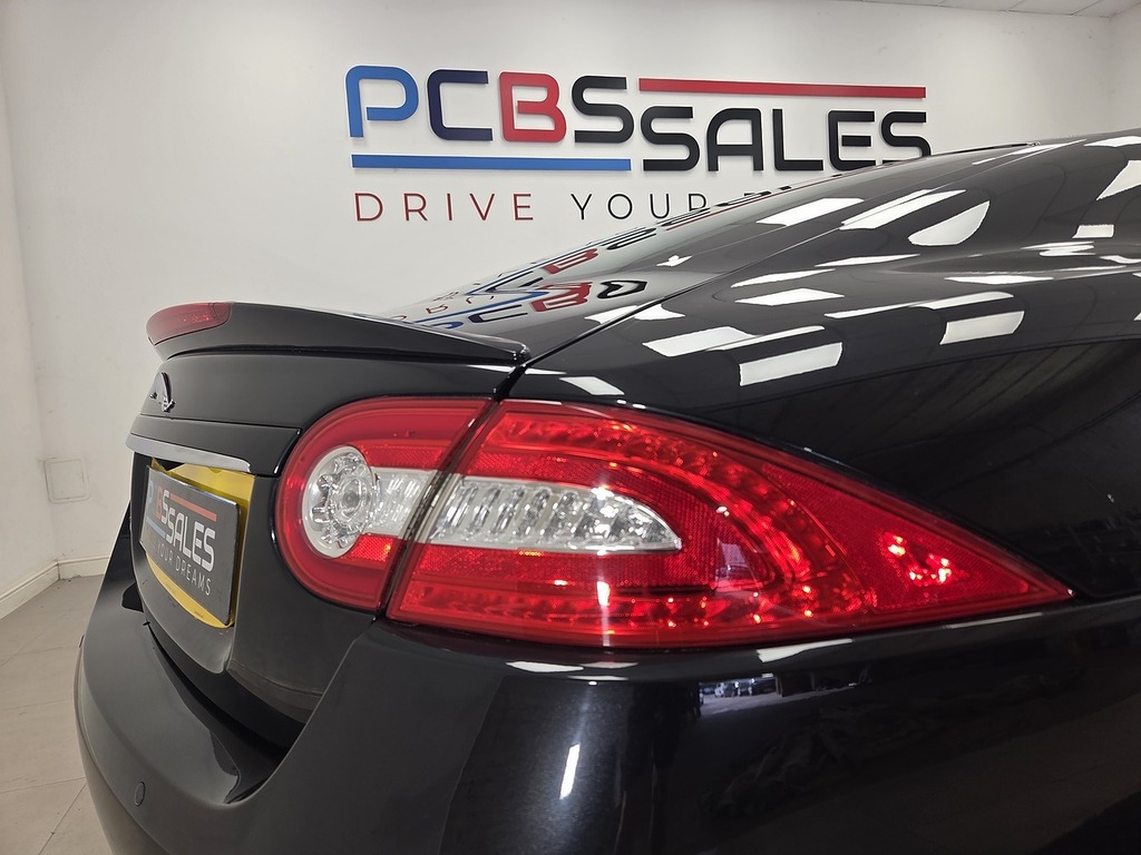 Jaguar XK V8 Portfolio Silver #31