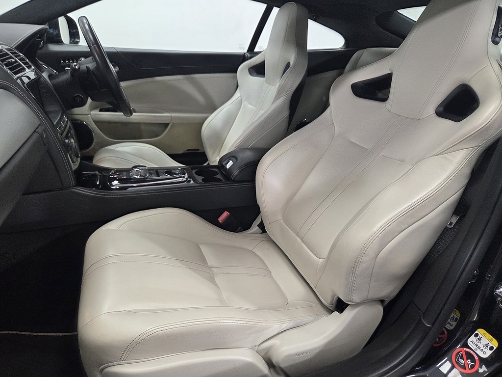 Jaguar XK V8 Portfolio Silver #7