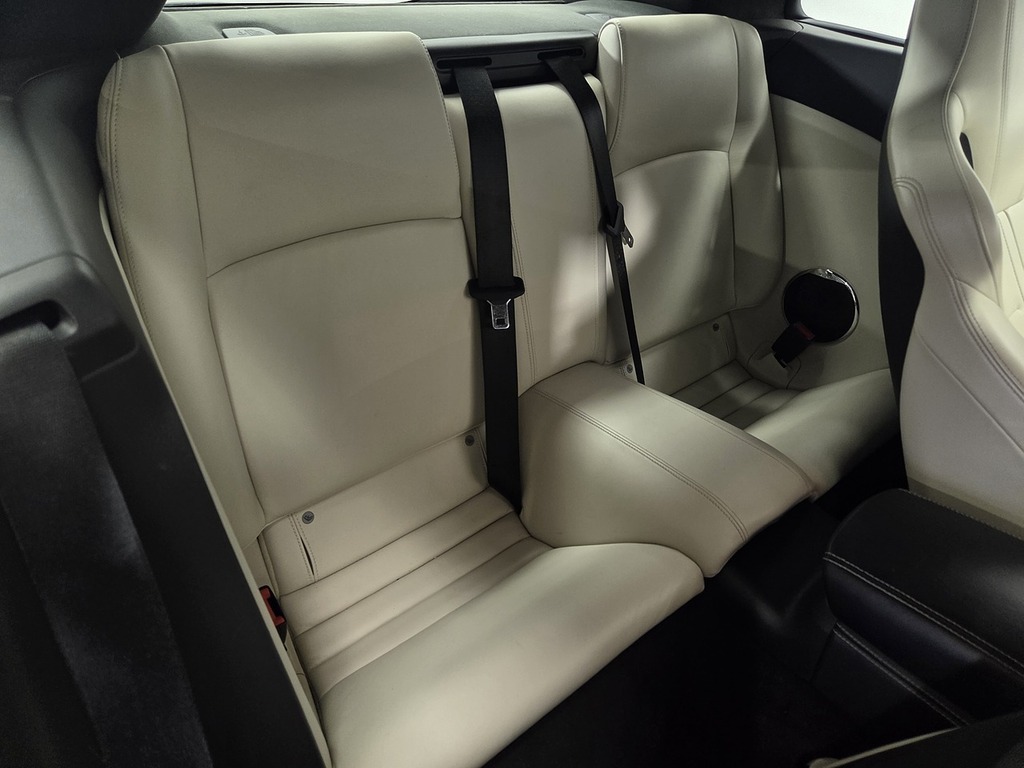 Jaguar XK V8 Portfolio Silver #10