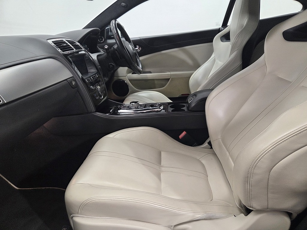 Jaguar XK V8 Portfolio Silver #8