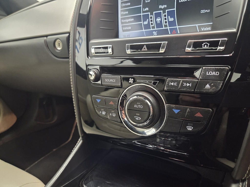 Jaguar XK V8 Portfolio Silver #23