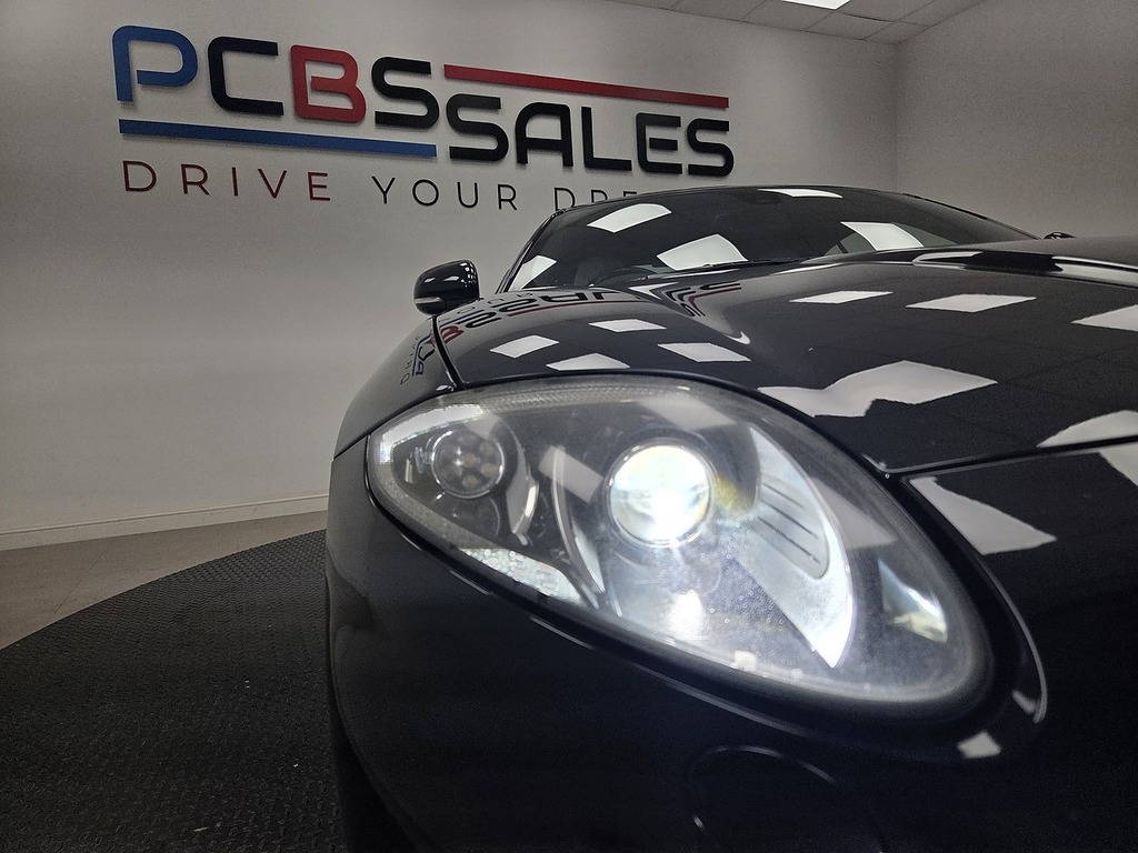 Jaguar XK V8 Portfolio Silver #28