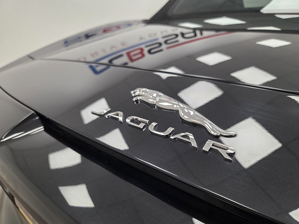 Jaguar F-Type 3.0 380 Sc V6 Chequered Flag Red #40