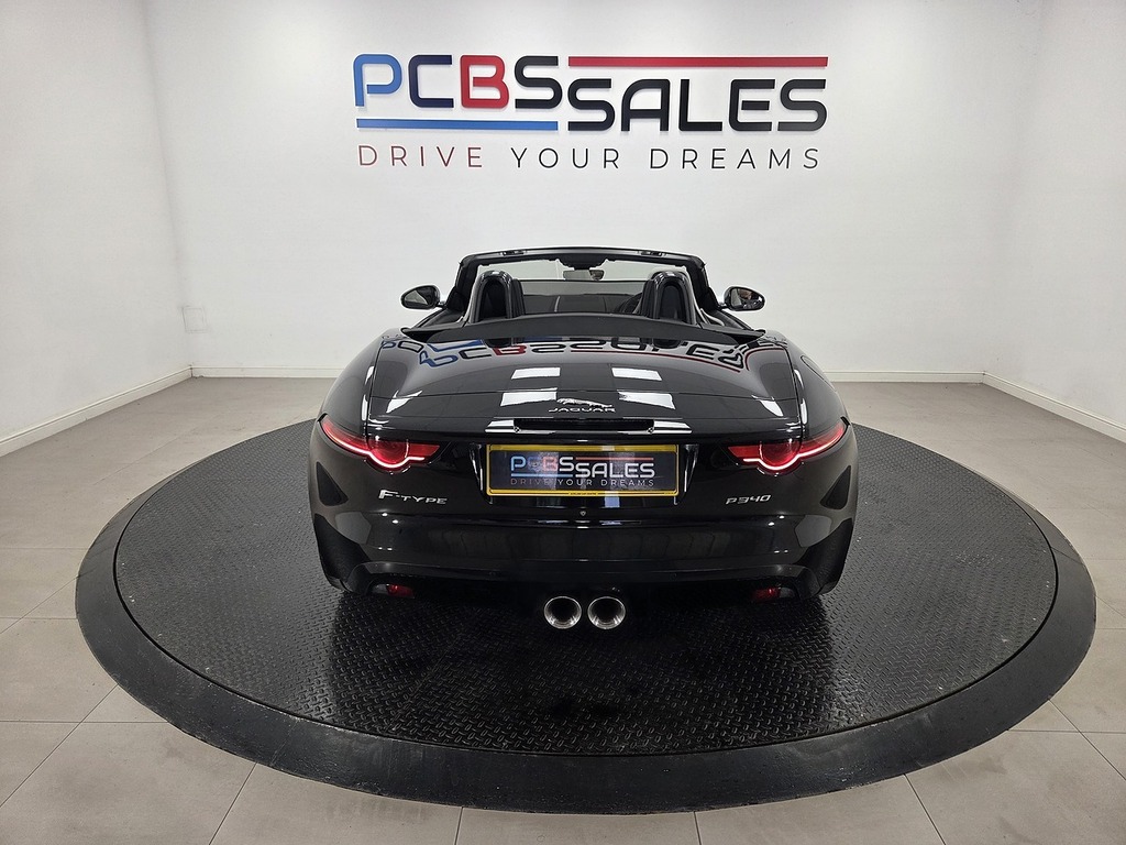 Jaguar F-Type 3.0 380 Sc V6 Chequered Flag Red #19