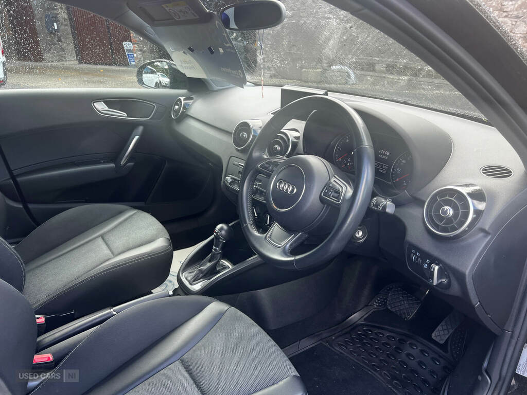Audi A1 1.6 Tdi Sport Nav S Tronic WF68MRV Black #5