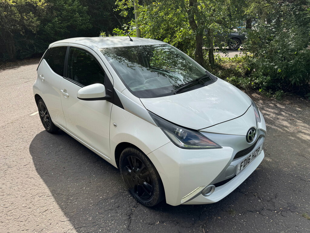 Toyota Aygo 1.0 Vvt-i X-pure Hatchback Euro White
