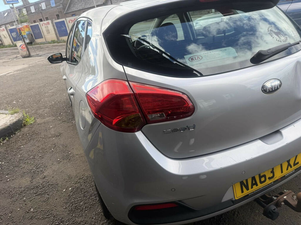 Kia Ceed 2014 1.6 Crdi Ecodynamics 2 Hatchback M Red #7
