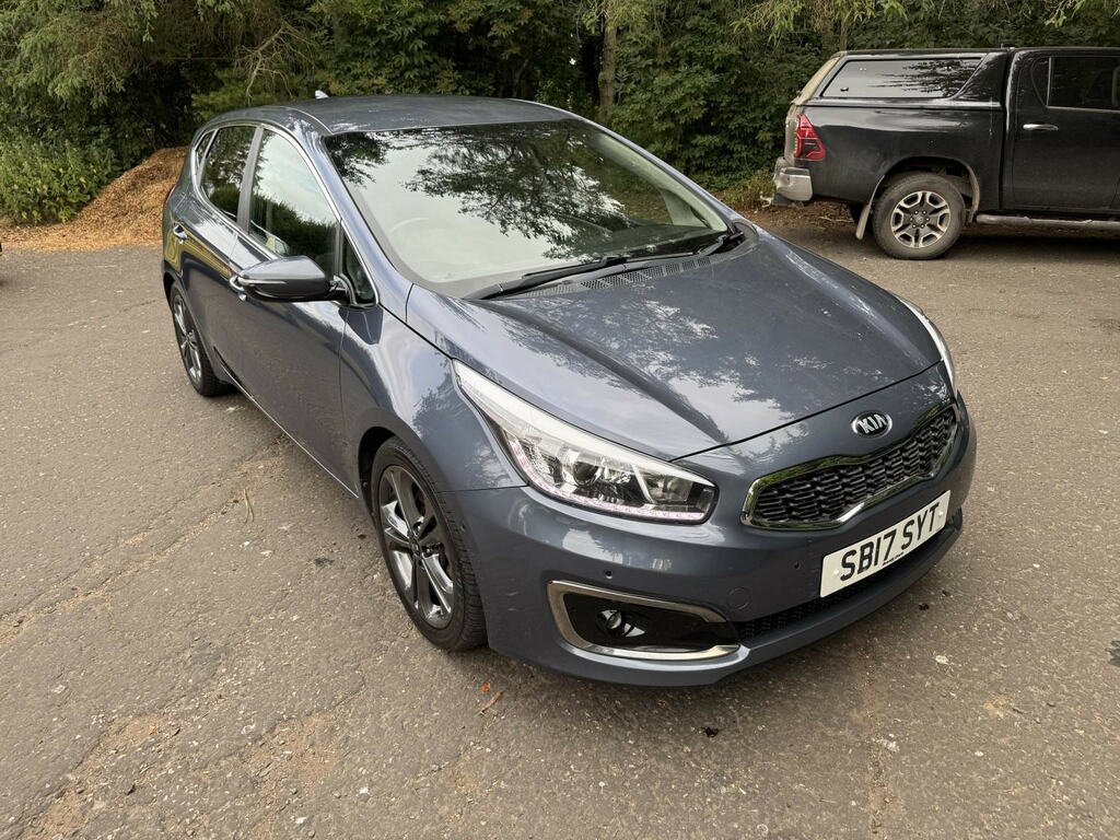 Kia Ceed 1.6 Crdi Isg 2 Red #1