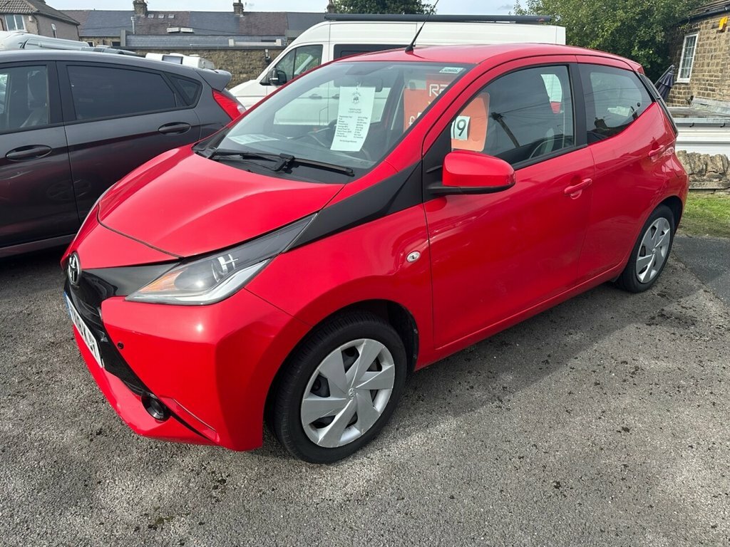 Toyota Aygo 1L X-play Red