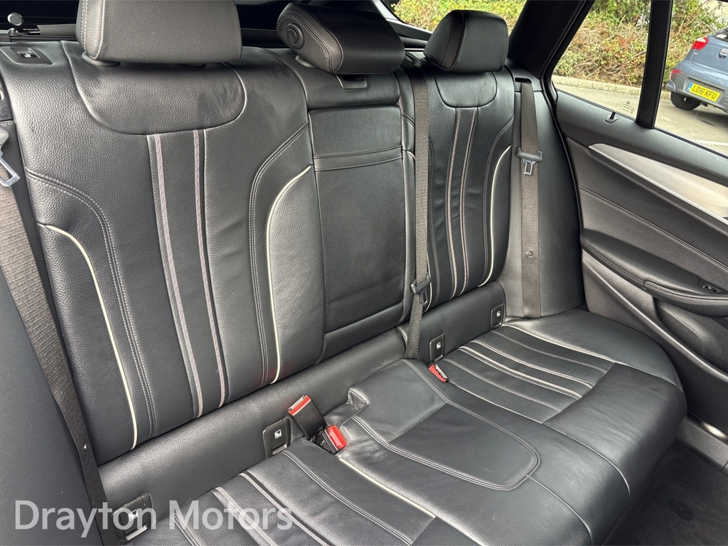 BMW 5 Series Se Blue #32
