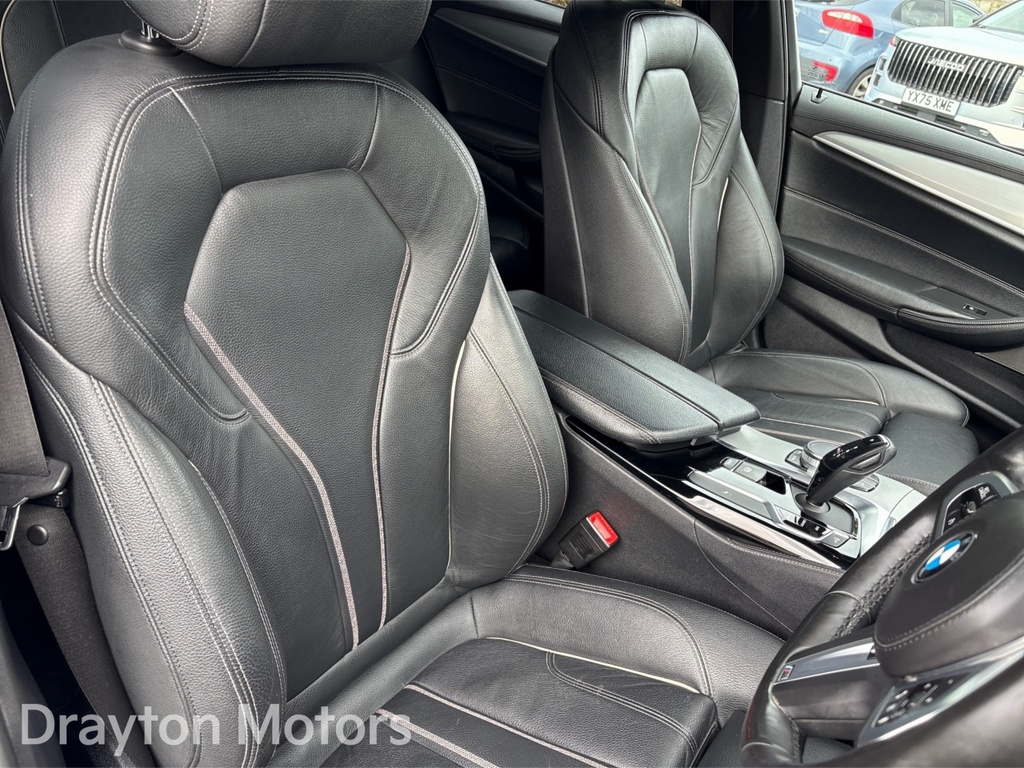 BMW 5 Series Se Blue #30