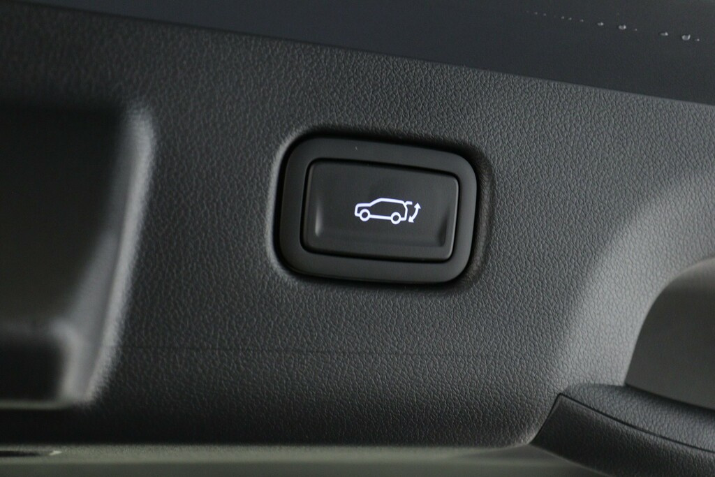 Hyundai Kona Ultimate White #9