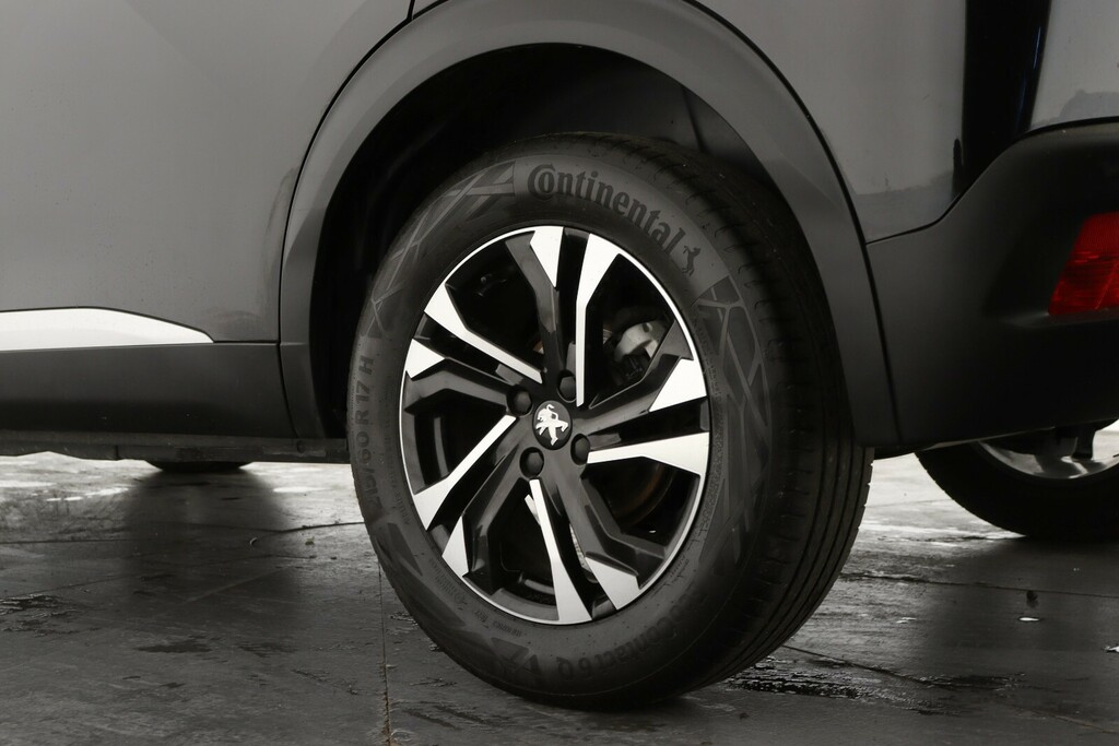 Peugeot 2008 Puretech Active Premium White #9