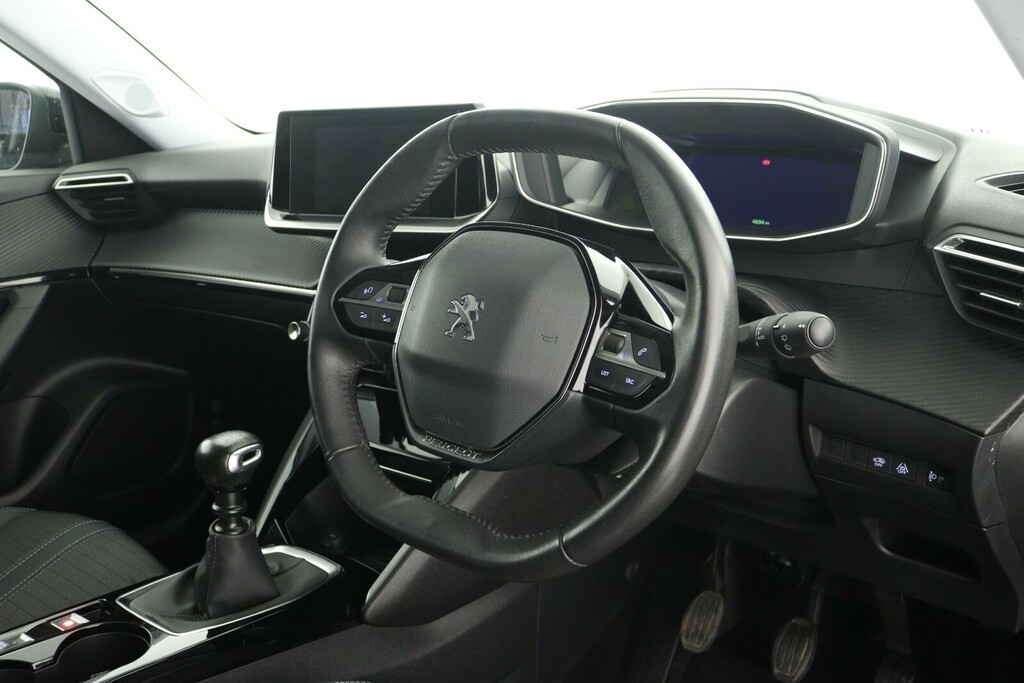Peugeot 2008 Puretech Active Premium White #16