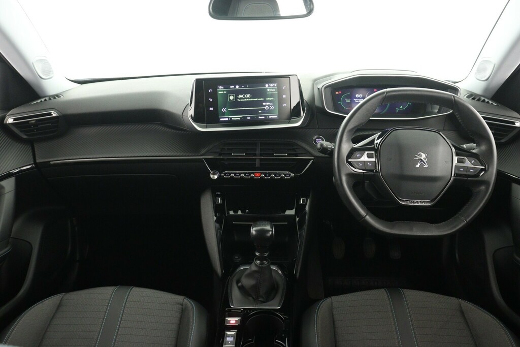 Peugeot 2008 Puretech Active Premium White #17