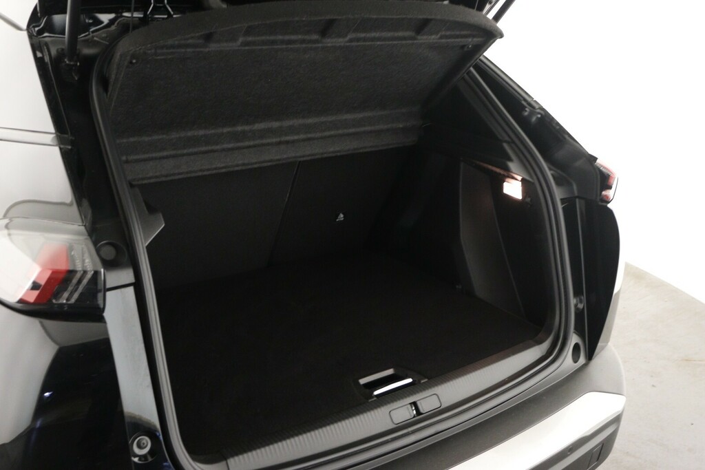 Peugeot 2008 Puretech Active Premium White #12