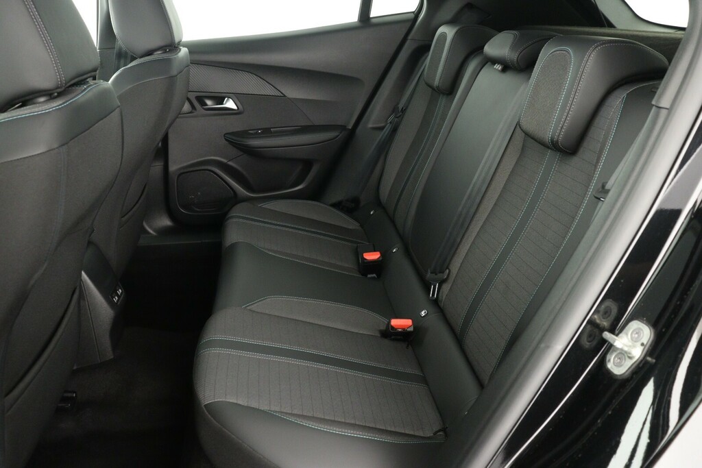 Peugeot 2008 Puretech Active Premium White #15