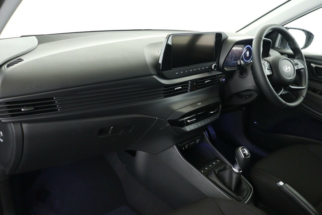 Hyundai I20 Hatchback White #11
