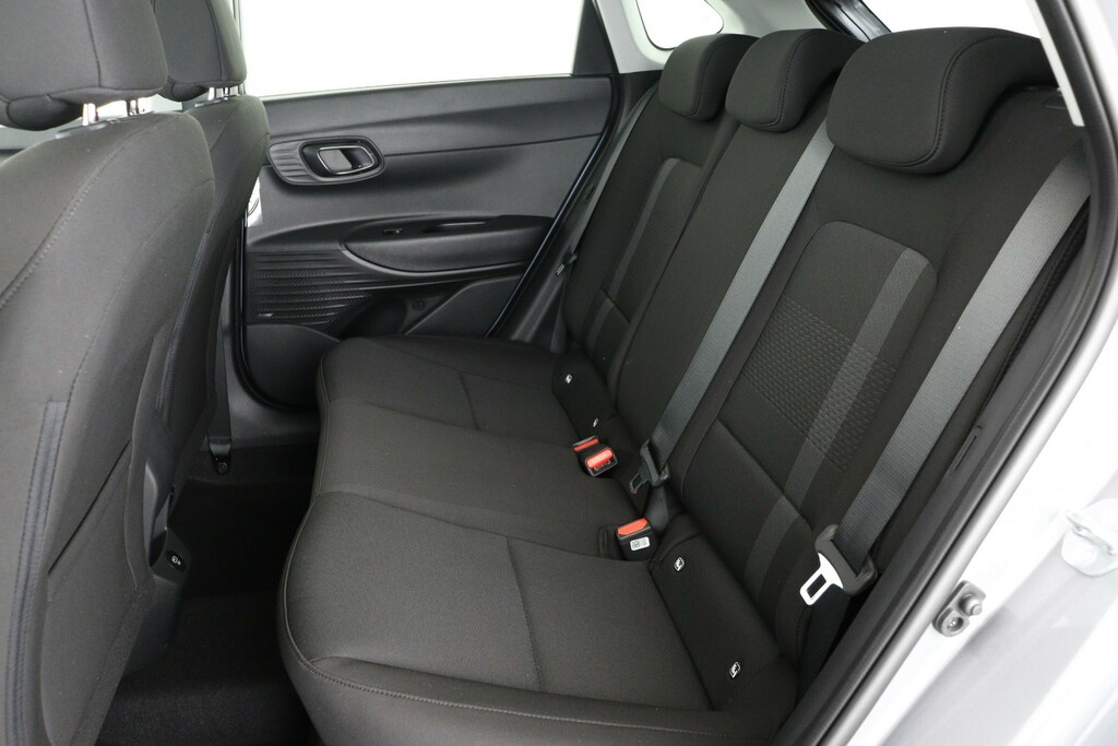 Hyundai I20 Hatchback White #12