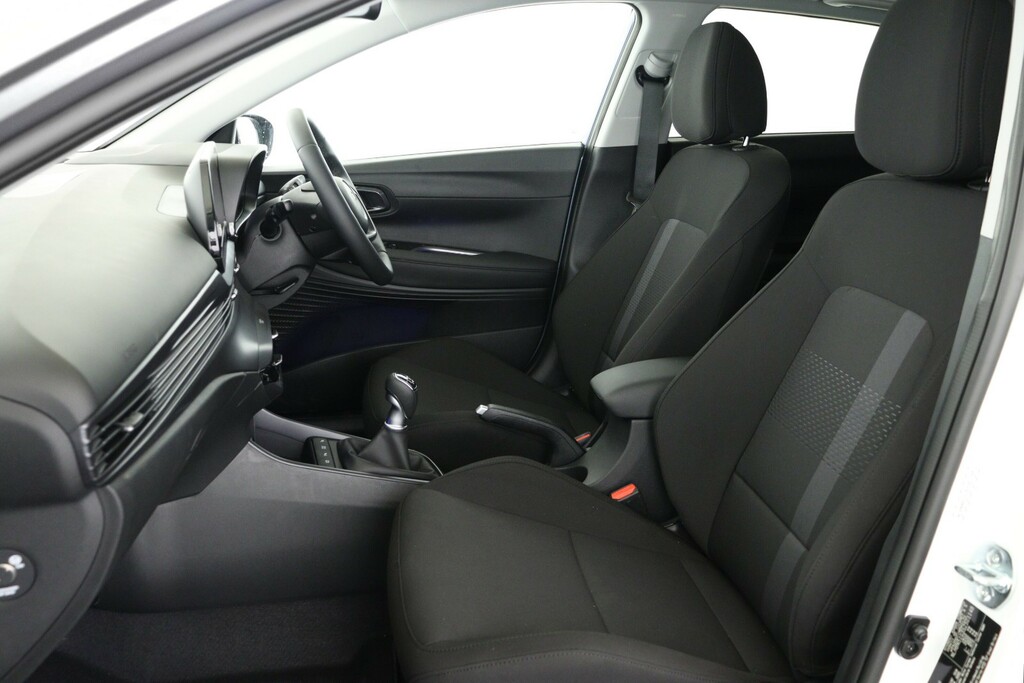 Hyundai I20 Hatchback White #10
