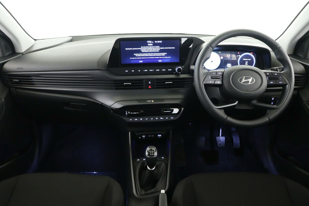 Hyundai I20 Hatchback White #14