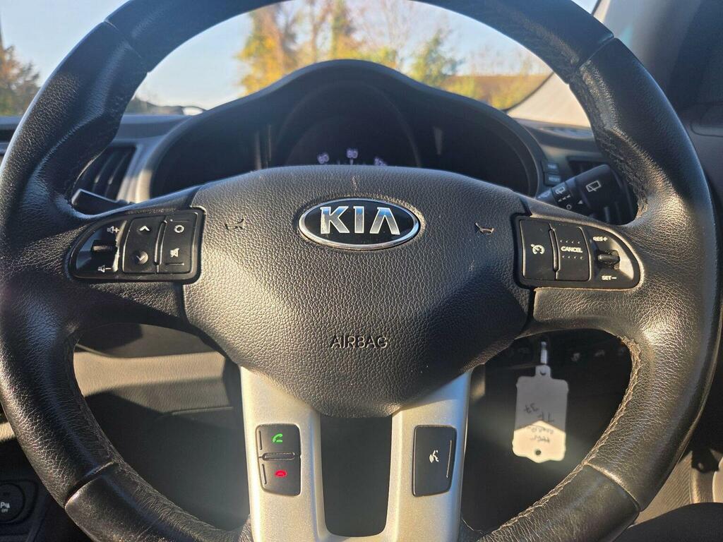 Kia Sportage 2 White #32