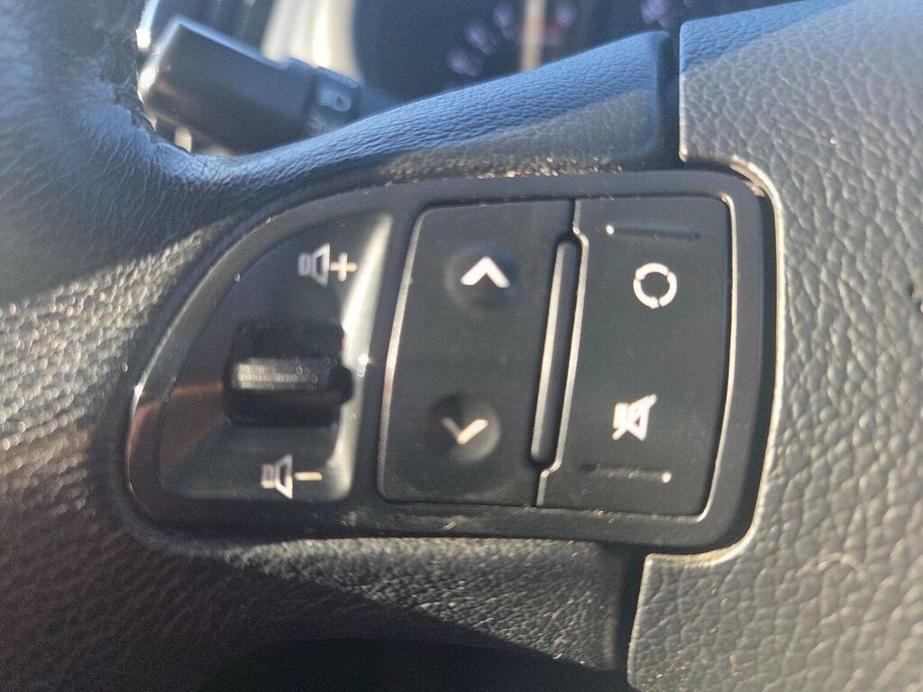 Kia Sportage 2 White #18