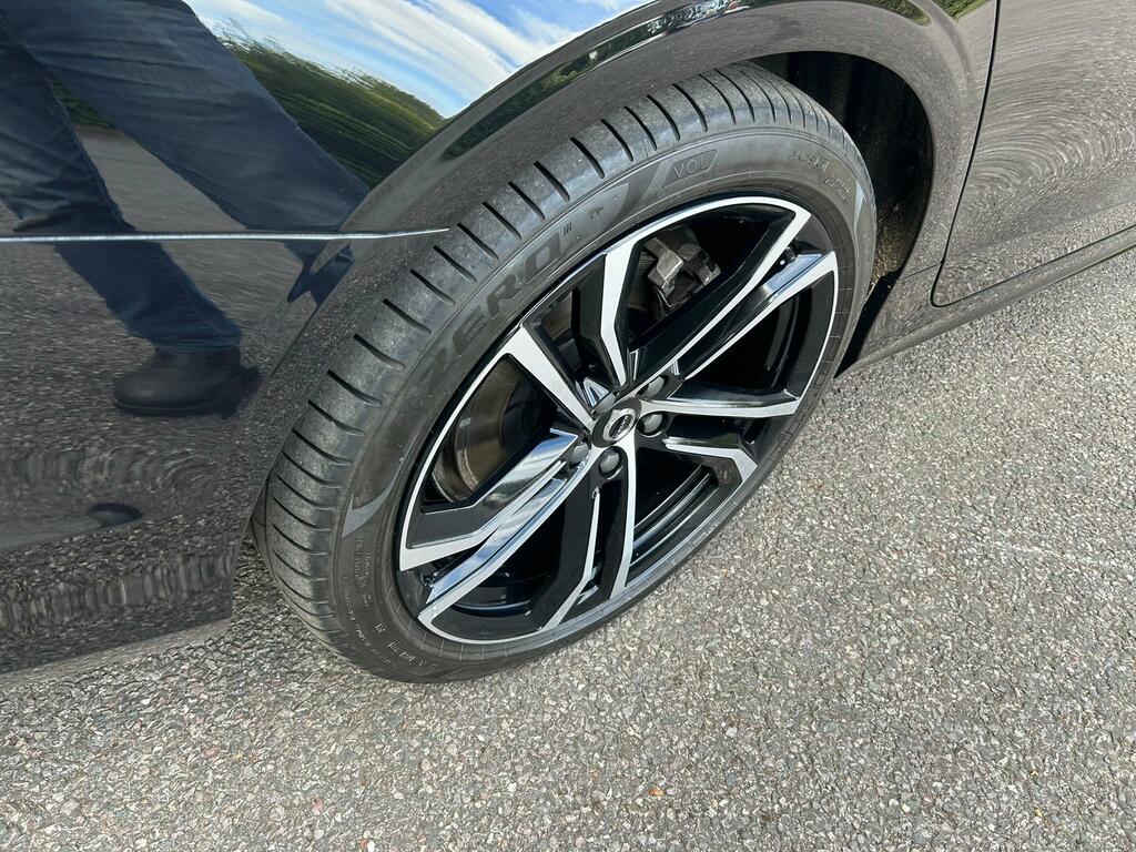 Volvo V90 T6 Plus Dark Black #46