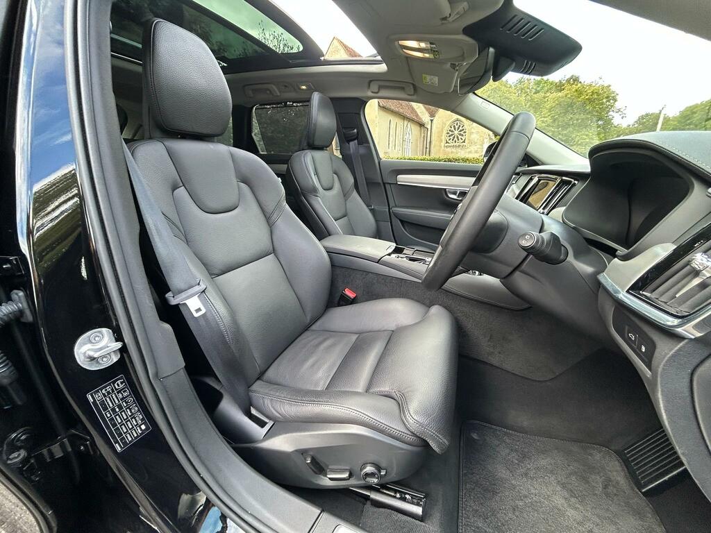 Volvo V90 T6 Plus Dark Black #32