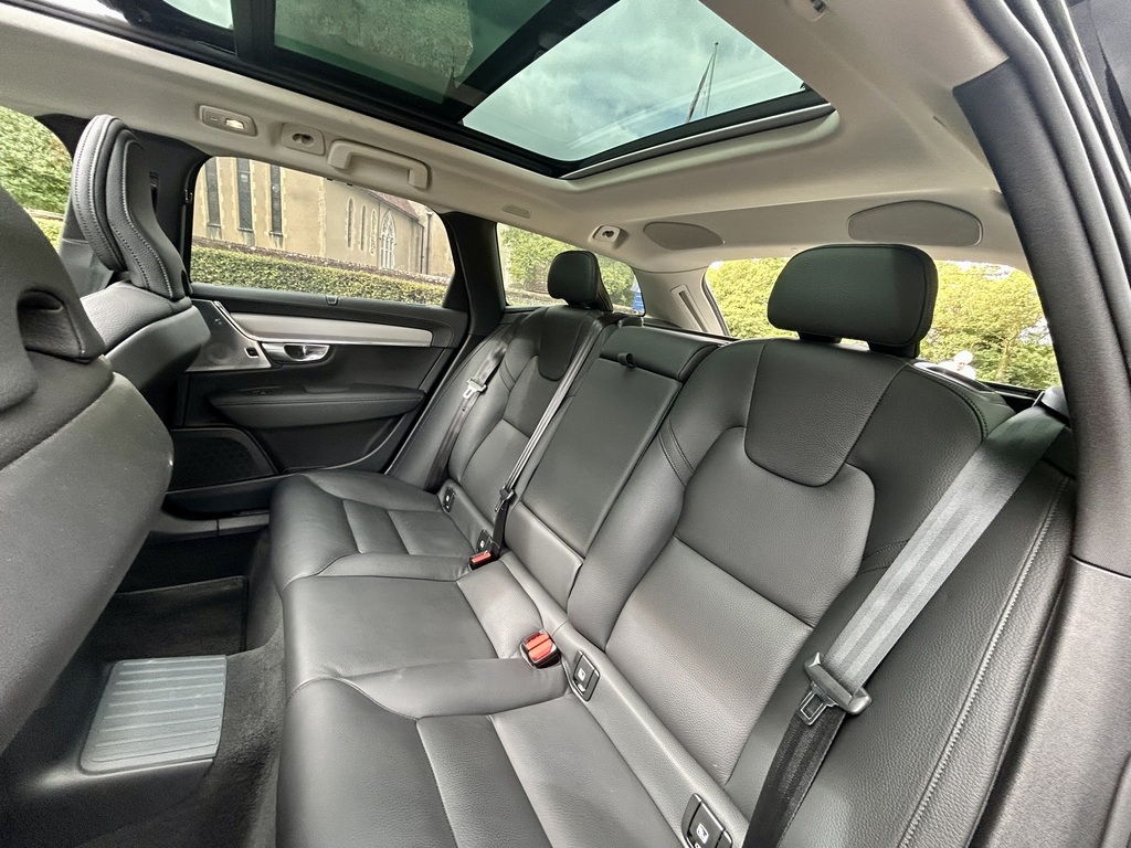 Volvo V90 T6 Plus Dark Black #22