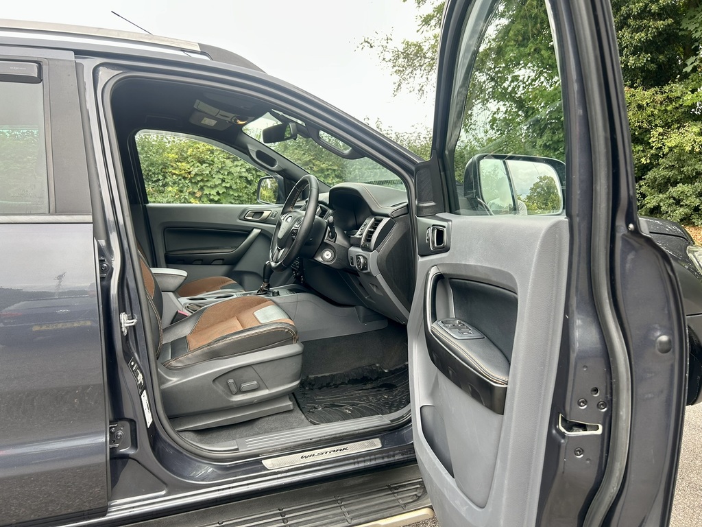 Ford Ranger Pick Up Double Cab Wildtrak 3.2 Tdci 200 Black #34