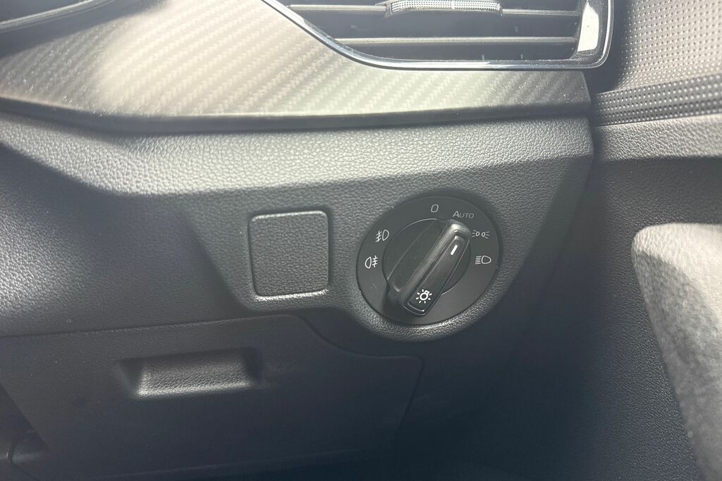 Skoda Kamiq Hatchback #33