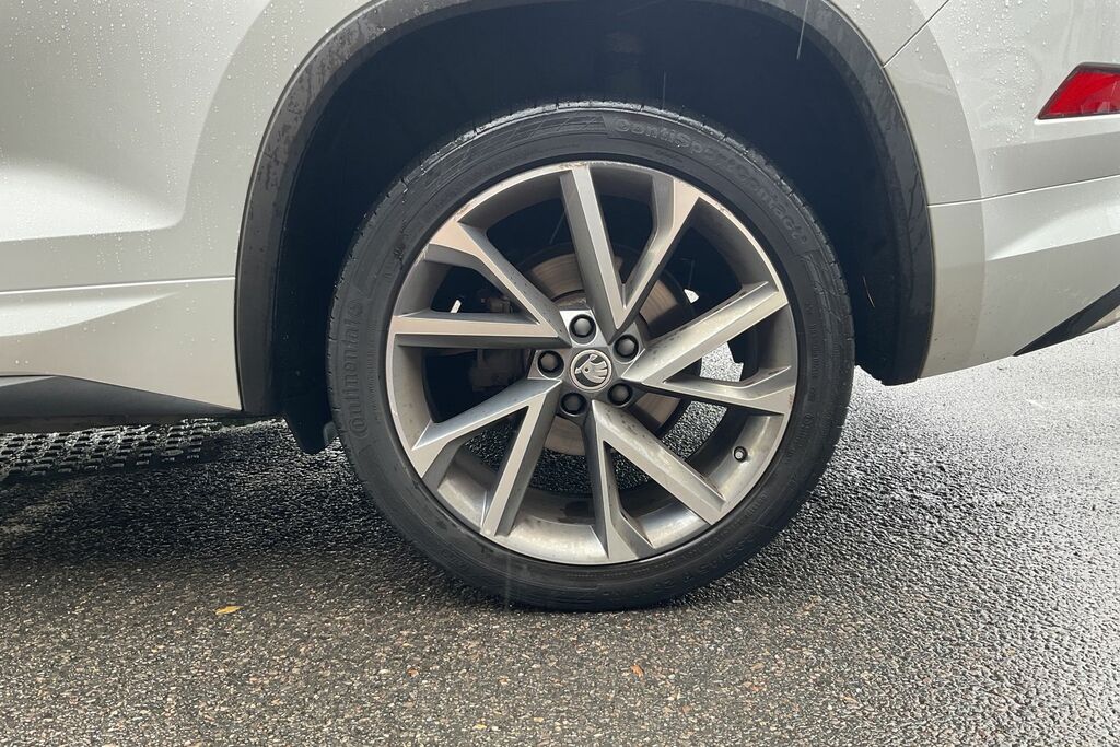 Skoda Kodiaq 1.5 Tsi Sport Line Dsg 7 Seat White #5
