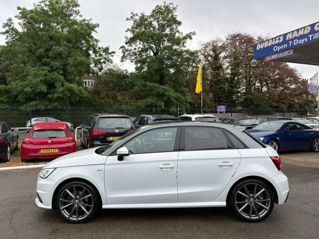Audi A1 Tfsi Black Edition Sportback GF18UJS White #4