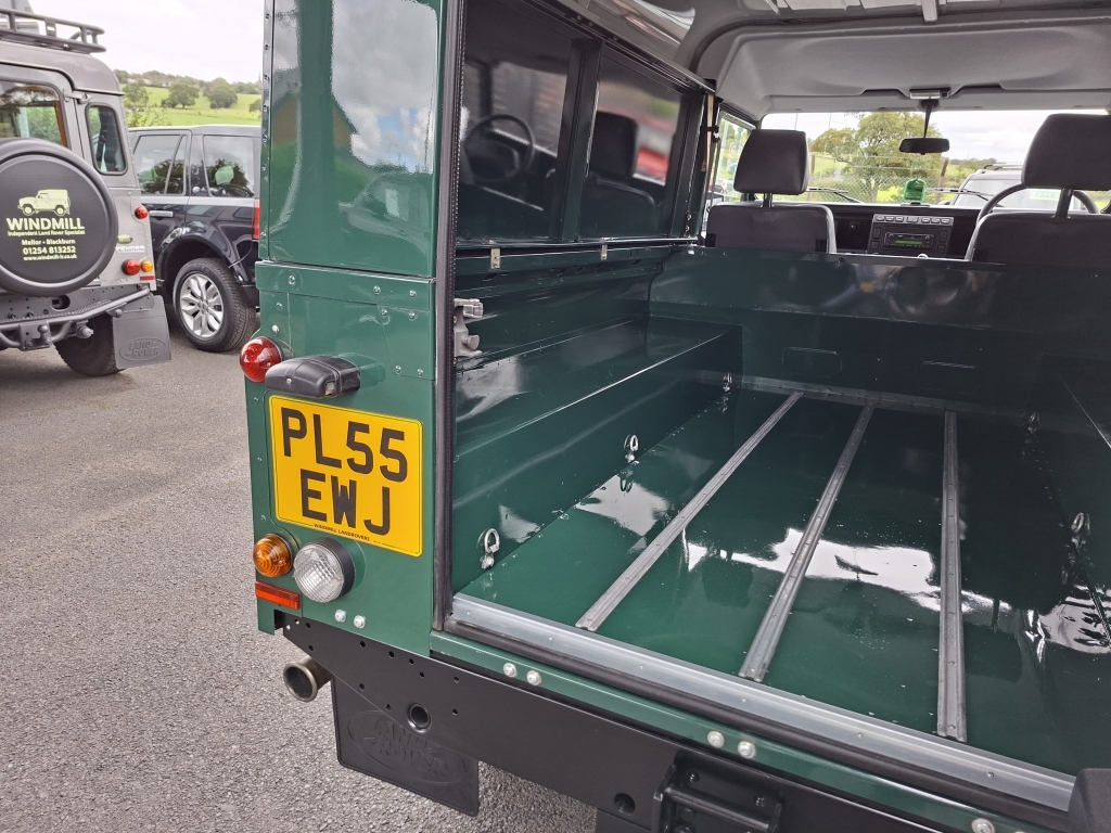 Land Rover Defender 110 110 Td5 Td5 Green #9