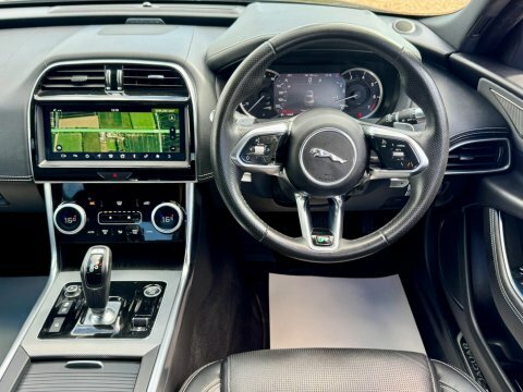 Jaguar XE 2.0 P250i R-dynamic AE69LVL Black #2
