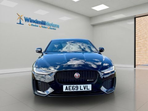 Jaguar XE 2.0 P250i R-dynamic AE69LVL Black #4