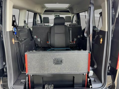 Ford Grand Tourneo Connect 1.5 Tdci Titanium Black #2