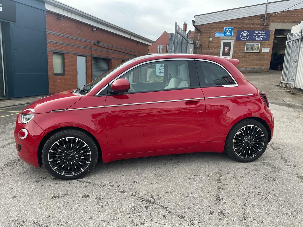 Fiat 500E 42Kwh Hatchback 118 Ps Red #4
