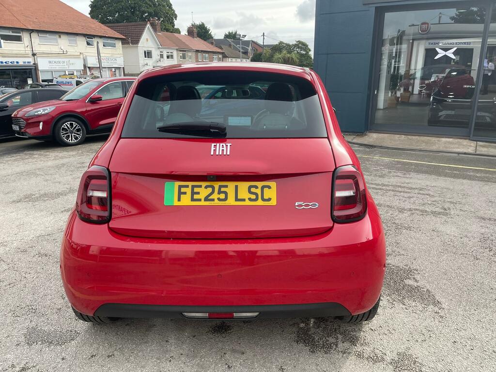 Fiat 500E 42Kwh Hatchback 118 Ps Red #6