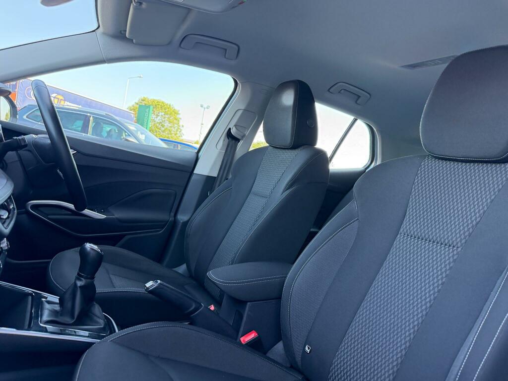 Skoda Fabia Colour Edition White #37