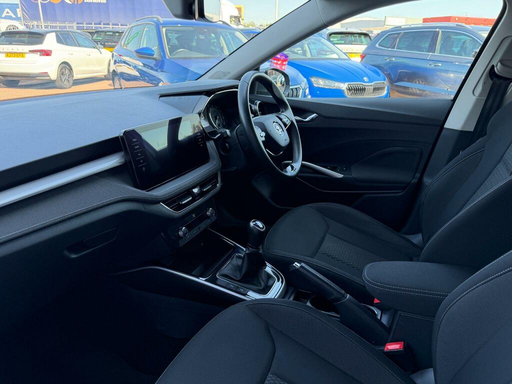 Skoda Fabia Colour Edition White #36