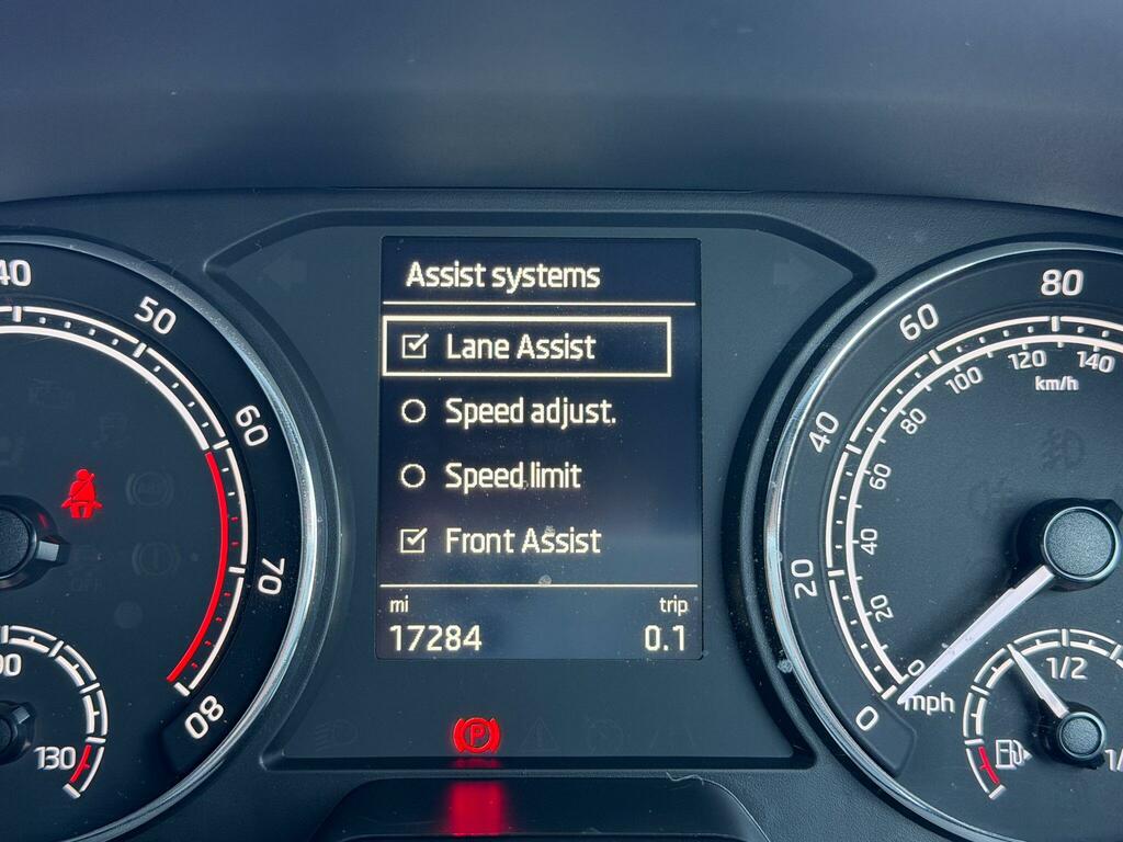 Skoda Fabia Colour Edition White #44