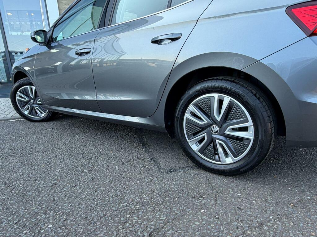 Skoda Fabia Colour Edition White #63